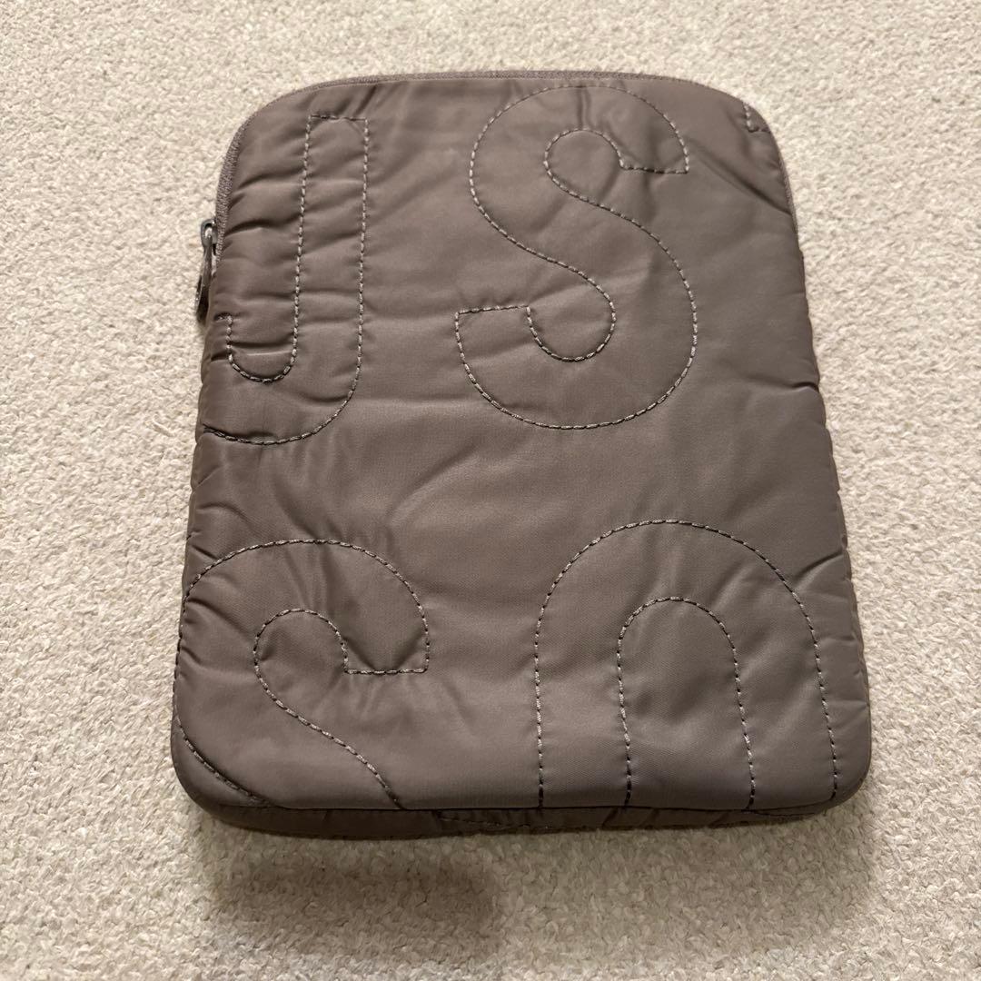 MARC BY MARC JACOBS キルティングケース