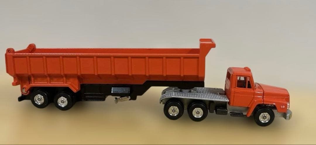 トミカダンディ046日産ディーゼル トレーラーダンプ