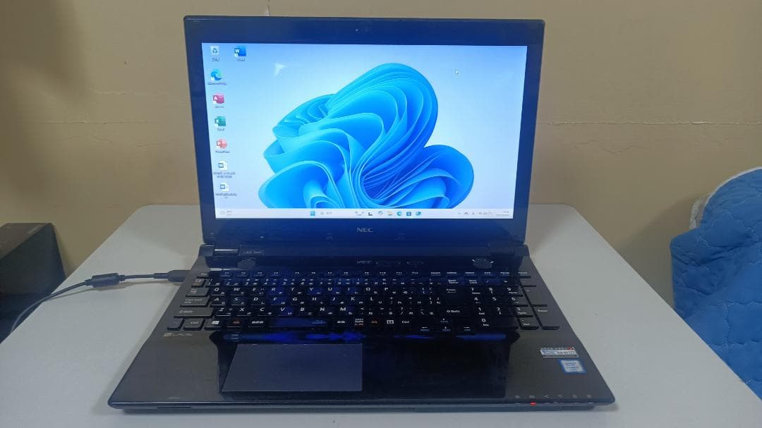 ノートパソコンNEC 第六世代 Core i3 SSD128G メモリ8G