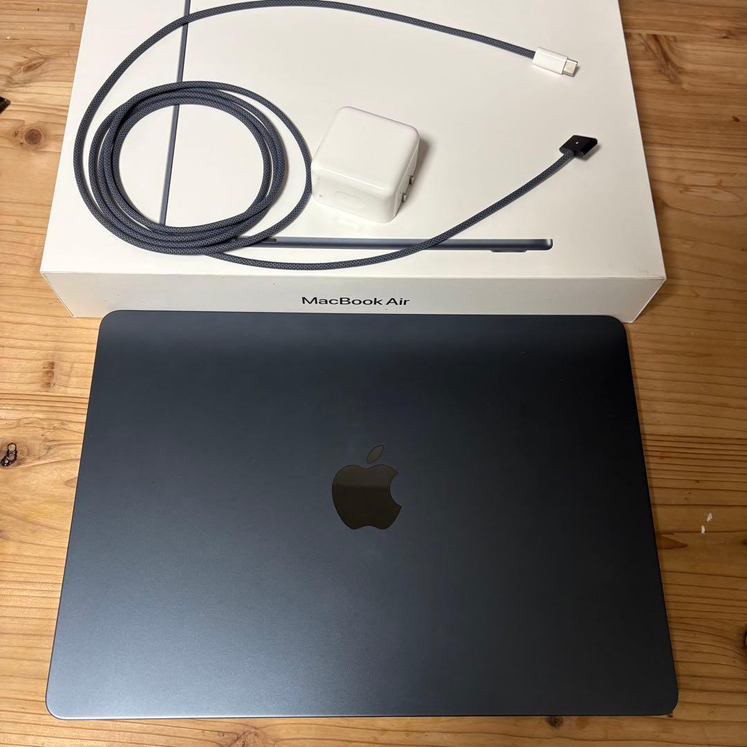 Apple MacBookAirミッドナイト M3 13インチ　16GB 512