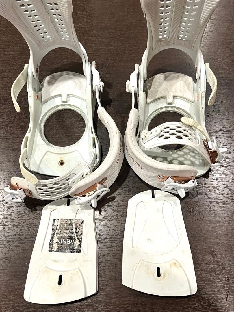 TRILOGY スノーボードビンディング ホワイト