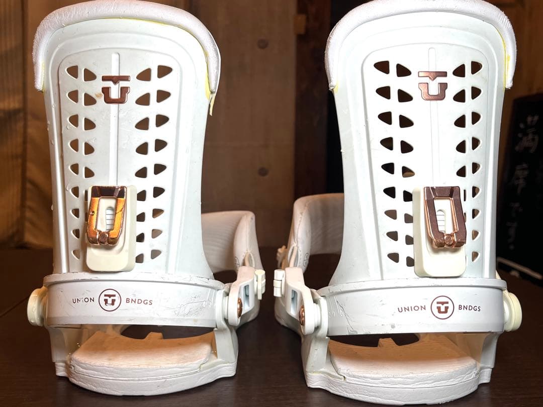 TRILOGY スノーボードビンディング ホワイト