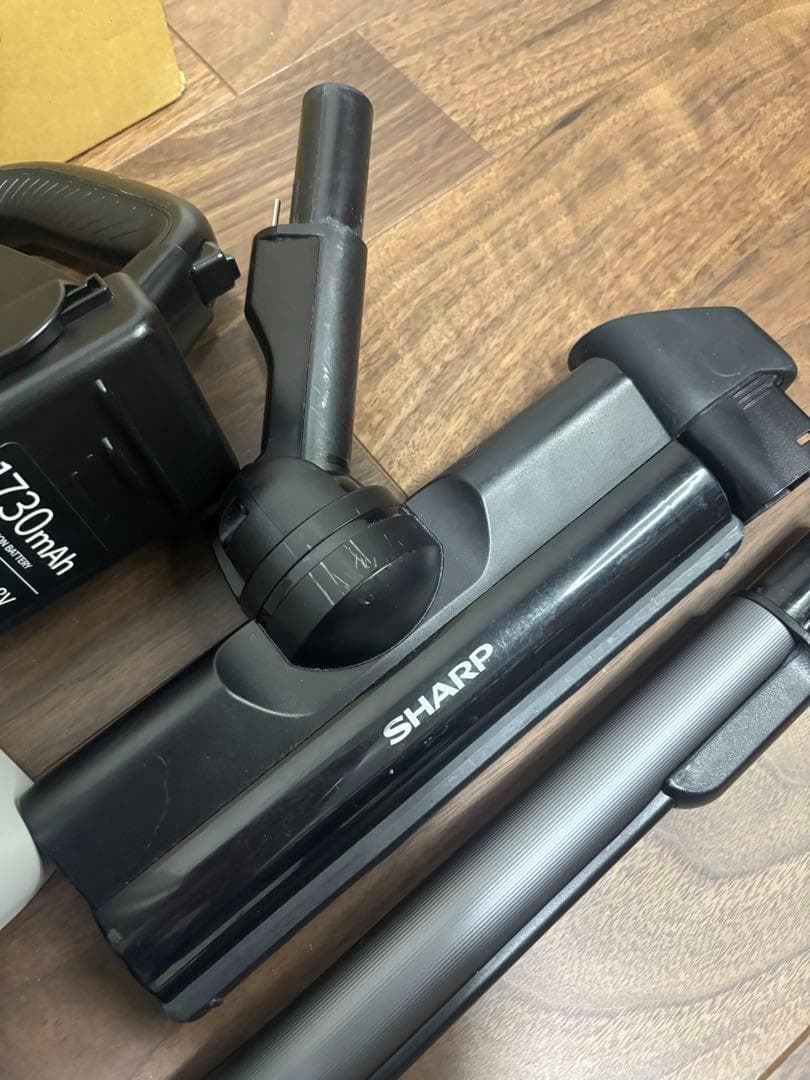 ほぼ未使用✨ SHARP コードレス RACTIVE Air EC-FR7-B