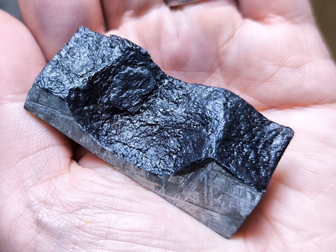 ギベオン隕石 113g エンドカット 高品質 表皮付き 鉄隕石