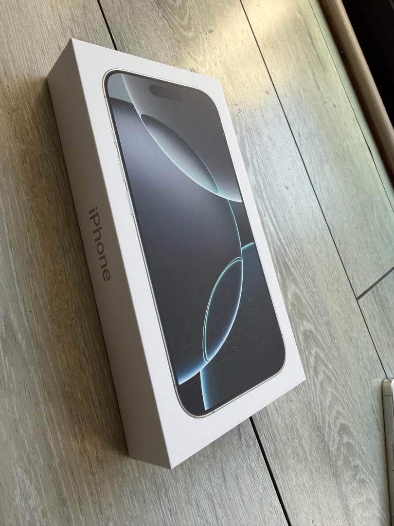 Apple iPhone 16 Pro ホワイト 256GB SIMフリー