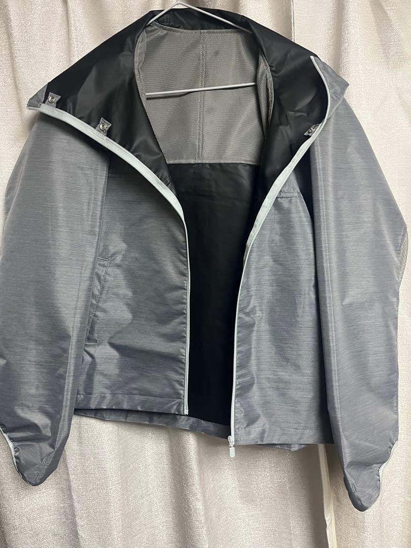 新品試着のみ サンバリア100 パーカー ポケット付き