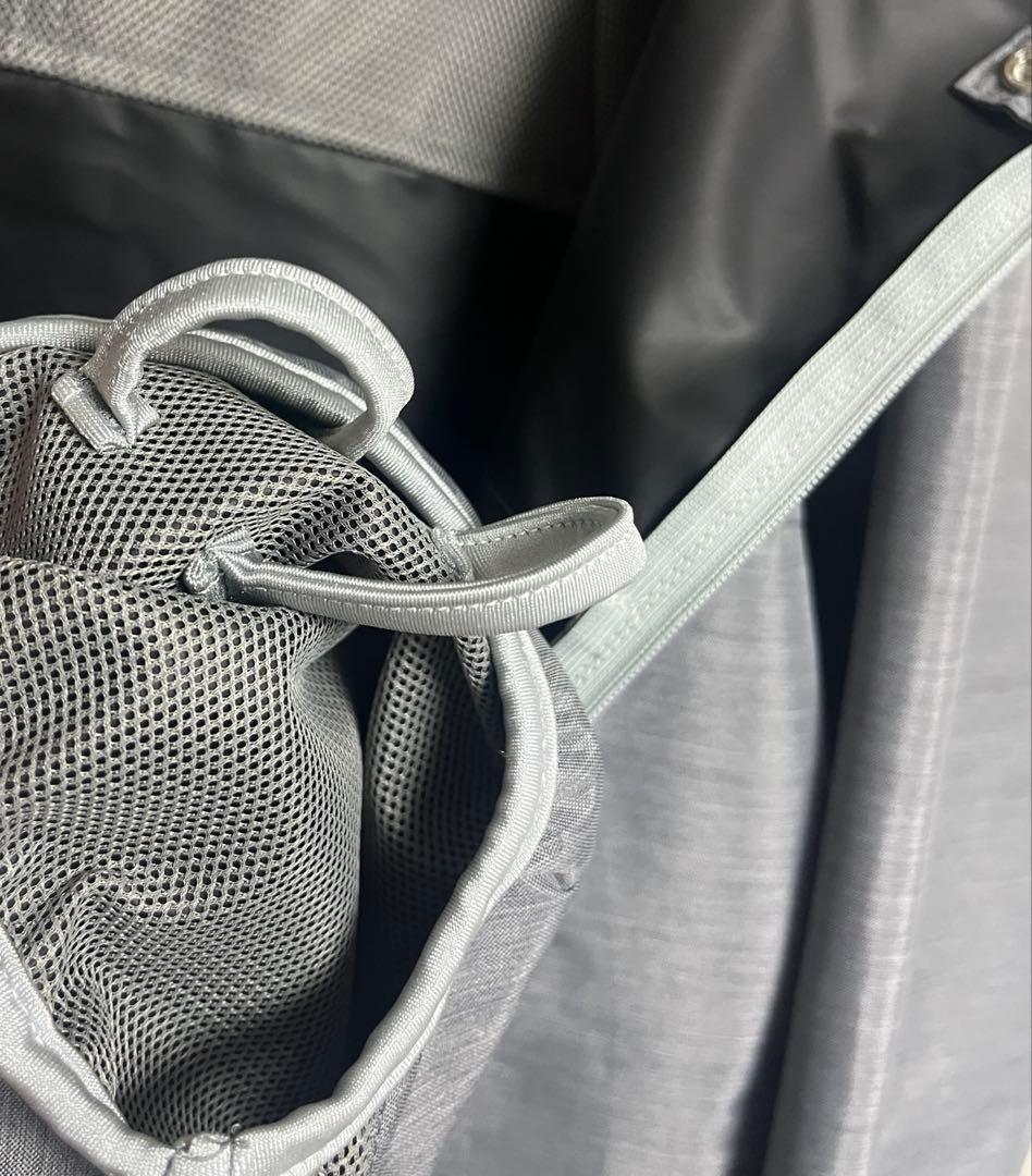 新品試着のみ サンバリア100 パーカー ポケット付き