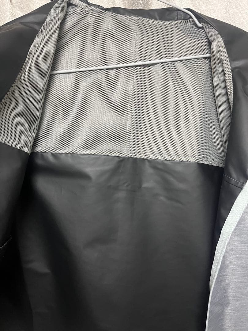 新品試着のみ サンバリア100 パーカー ポケット付き