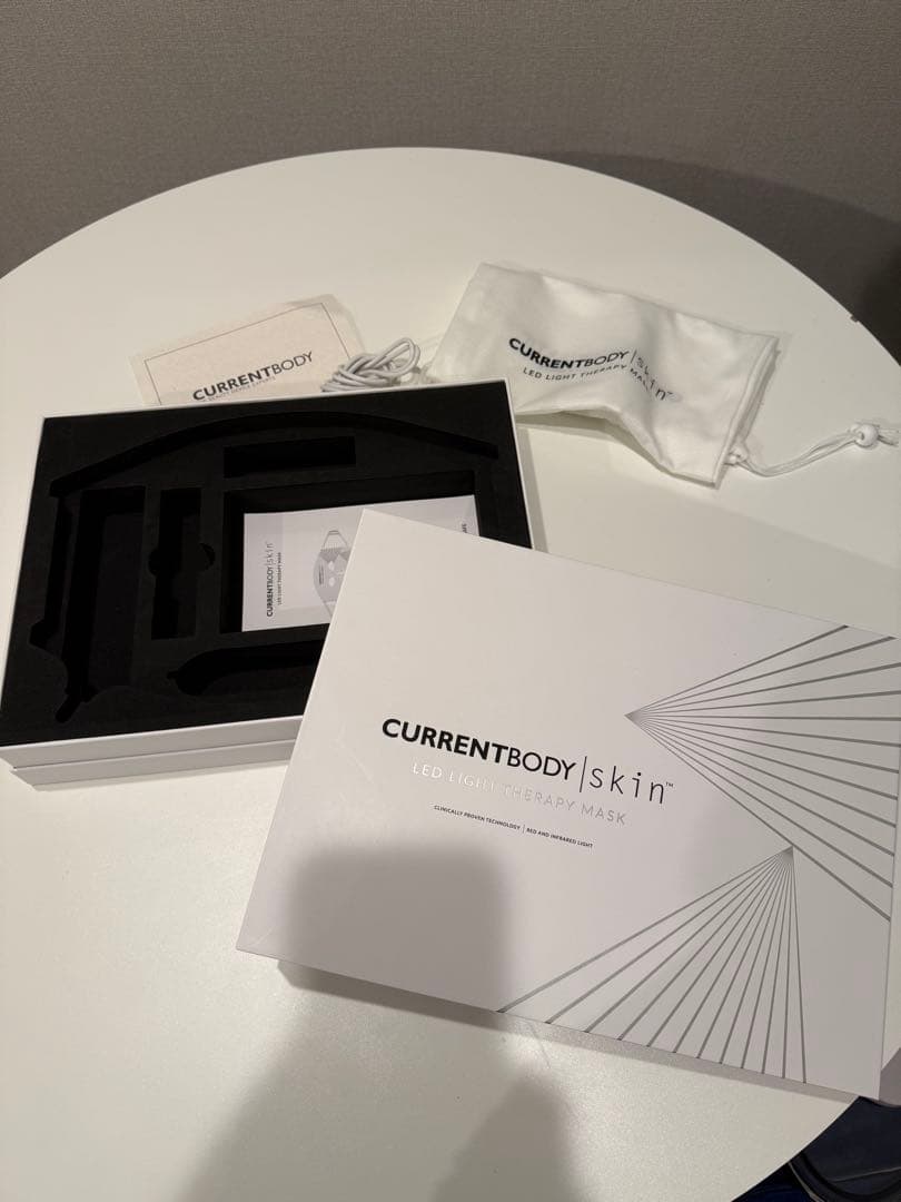 カレントボディ currentbody LEDセラピーマスク パック 付属品あり