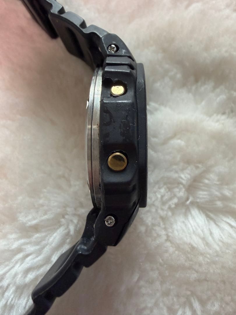 B*N様 G-SHOCK DW5600C-9V ゴールド 901 スクリューバッ