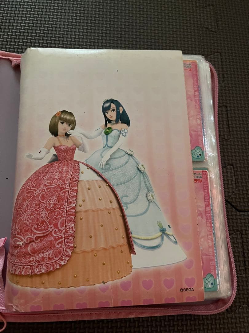 オシャレ魔女　ラブandベリー　❶ラブ☆ドレス バインダー　❷ケース付き