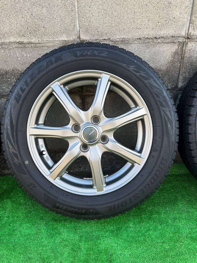 15インチホイールと175/65R15スタッドレスタイヤ
