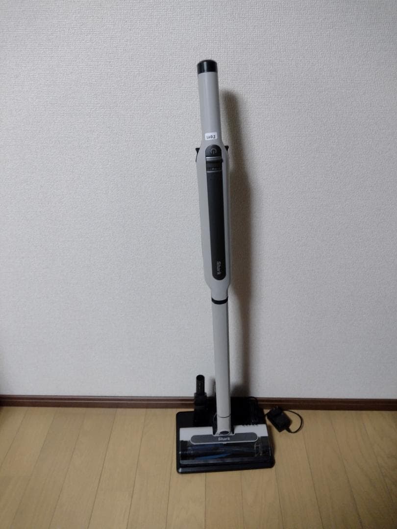 シャーク★コードレスクリーナー★CS120J★バッテリー新品と大差なし★1