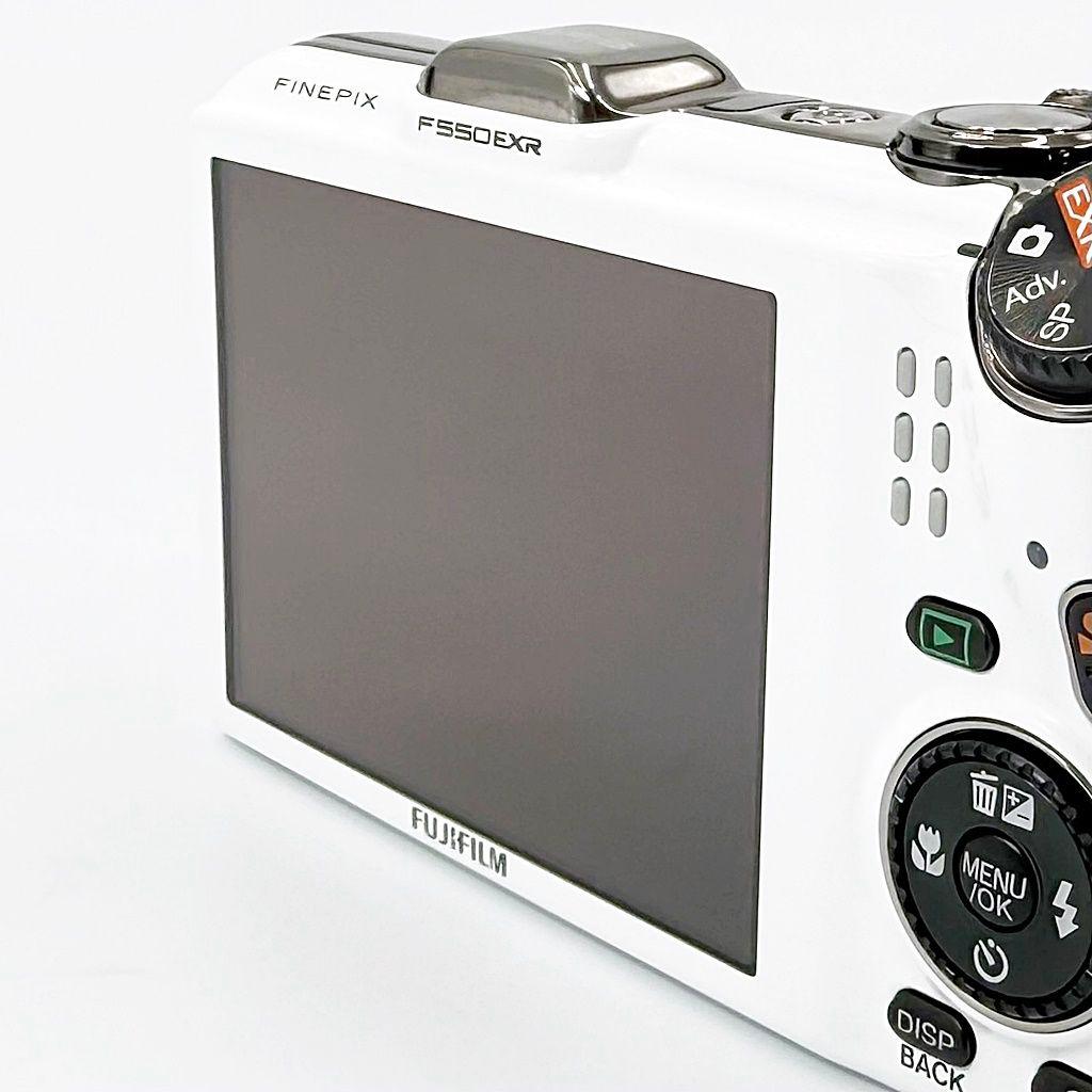 【美品】フジフイルム FinePix F550EXR ホワイト コンデジ カメラ