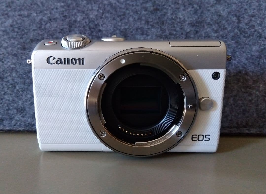 Canon EOS M100 ホワイト