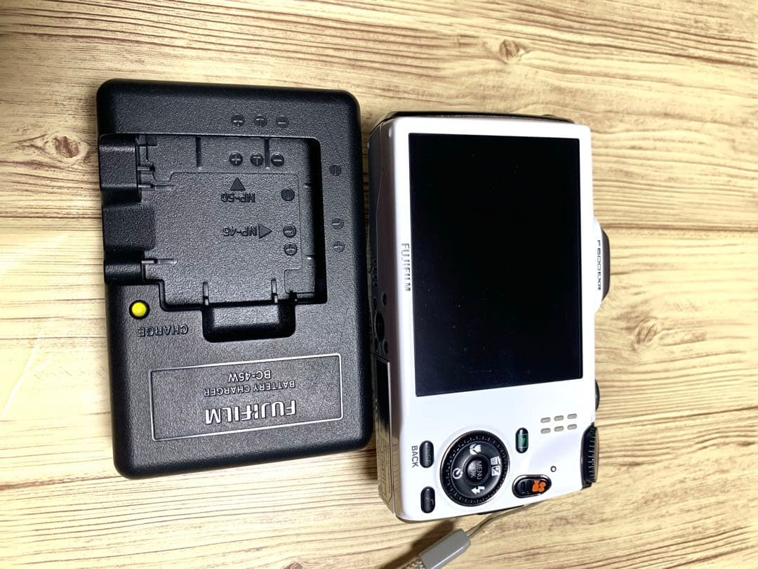 デジタルカメラ FUJIFILM FINEPIX F600EXR