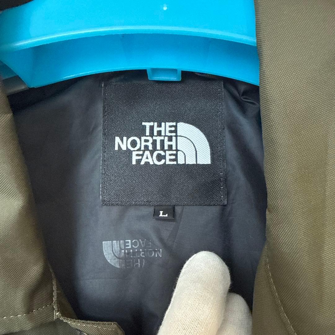 THE NORTH FACE ナイロンジャケット オリーブ
