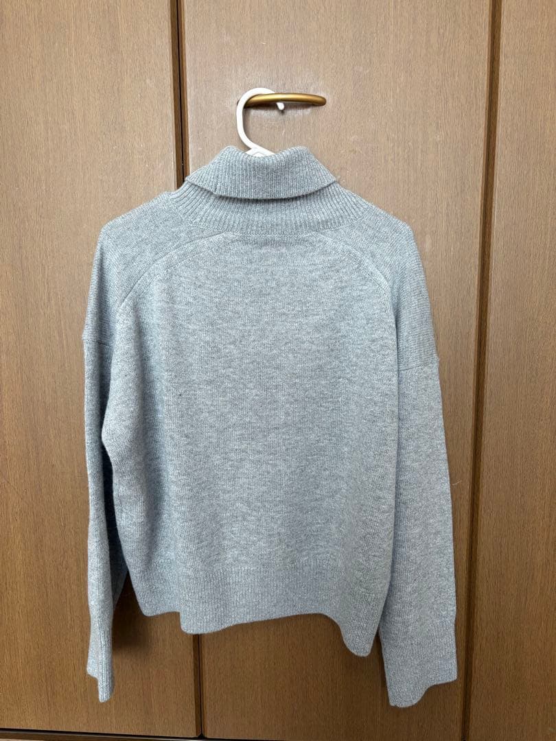 新品　北欧暮らしの道具店　やわらかに包むカシミヤシルク混タートルネックニット