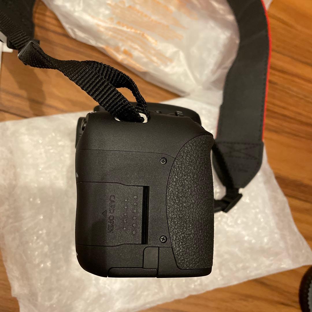 Canon EOS 8000D デジタル一眼レフ　極美品