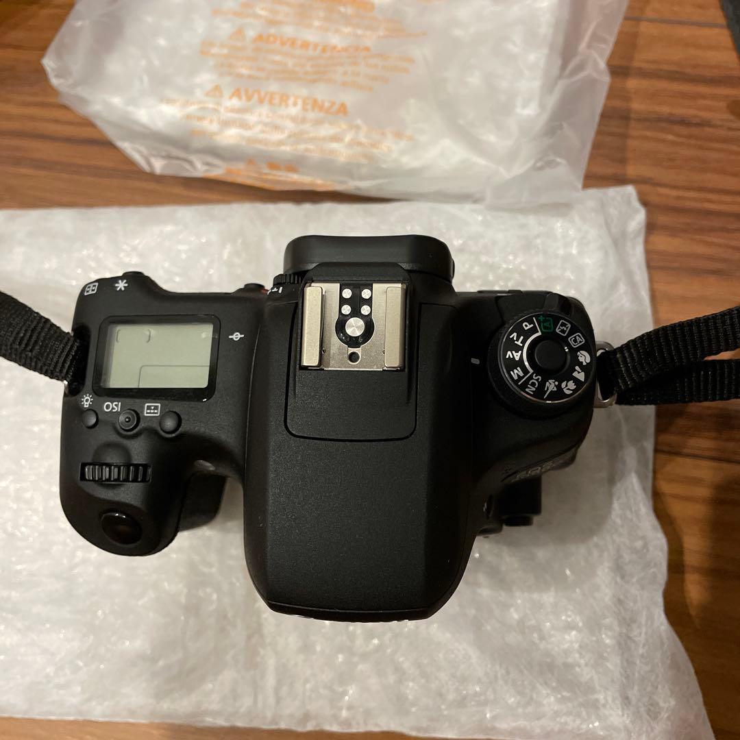 Canon EOS 8000D デジタル一眼レフ　極美品