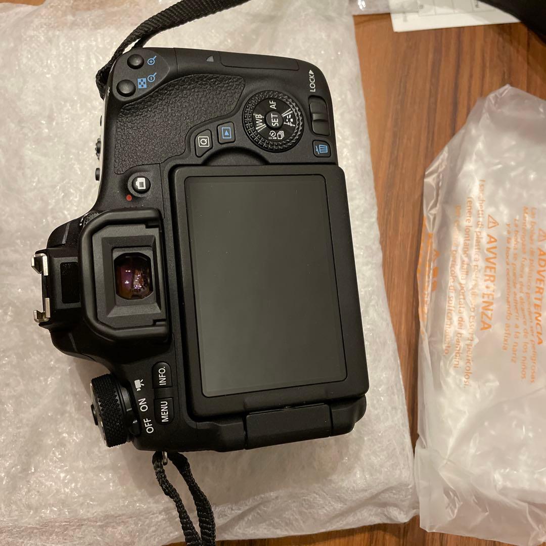 Canon EOS 8000D デジタル一眼レフ　極美品