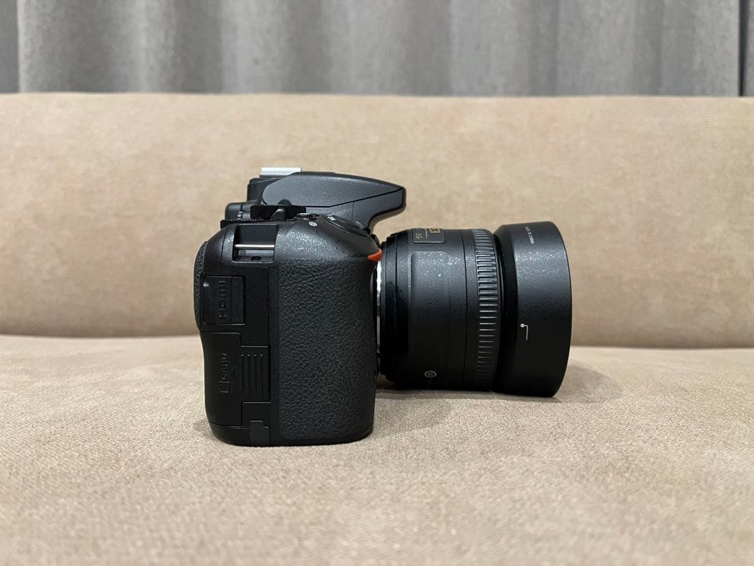 Nikon D5500 一眼レフカメラ キット(単焦点レンズ付き)