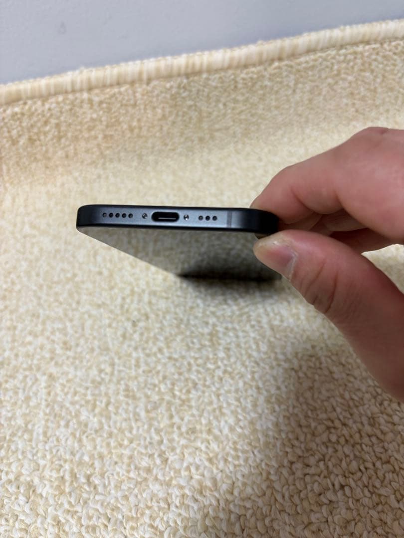 Apple iPhone 15 本体　256GB