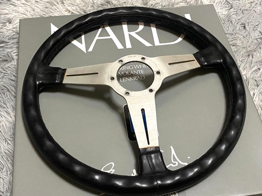 【NARDI】レザーステアリング　36Φ 【ナルディ】即決大歓迎