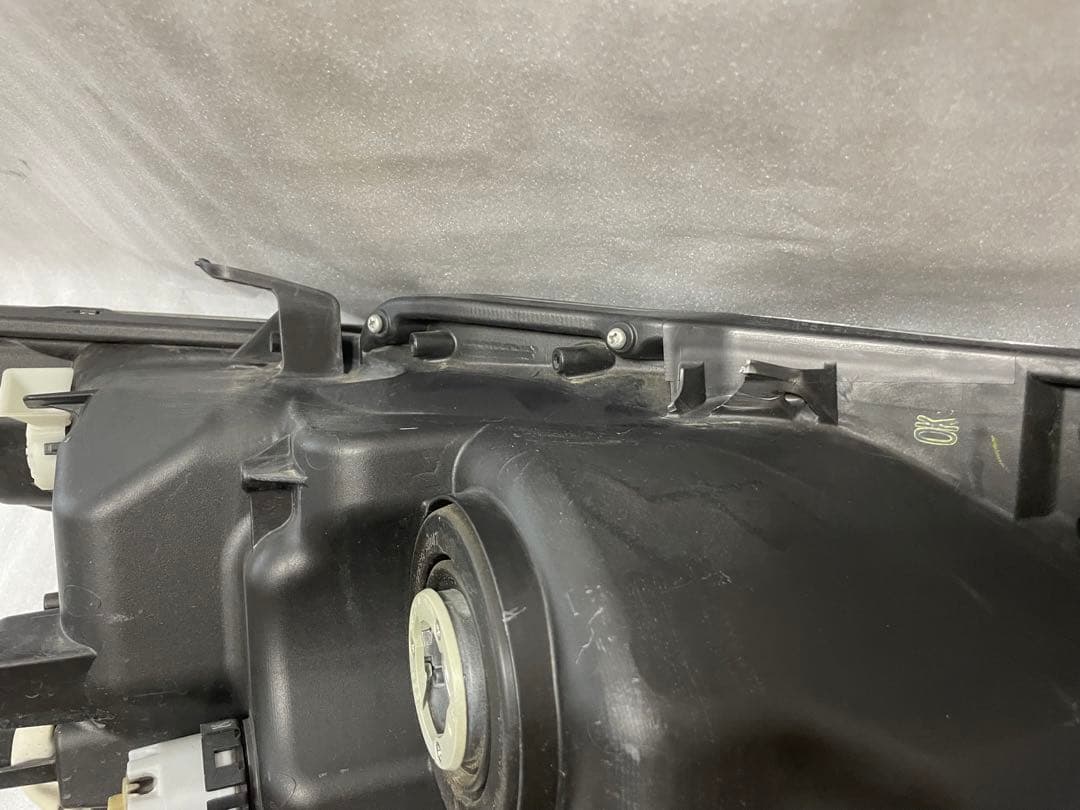 トヨタ ZSU60W ハリアー LED ヘッドライト ランプ 左 48-147