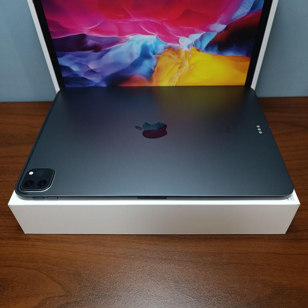 (美品) iPad Pro 11 第2世代 128GB キーボード付き