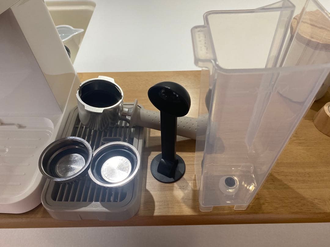 デロンギ スティローザ EC235J-Wエスプレッソ・カプチーノメーカー