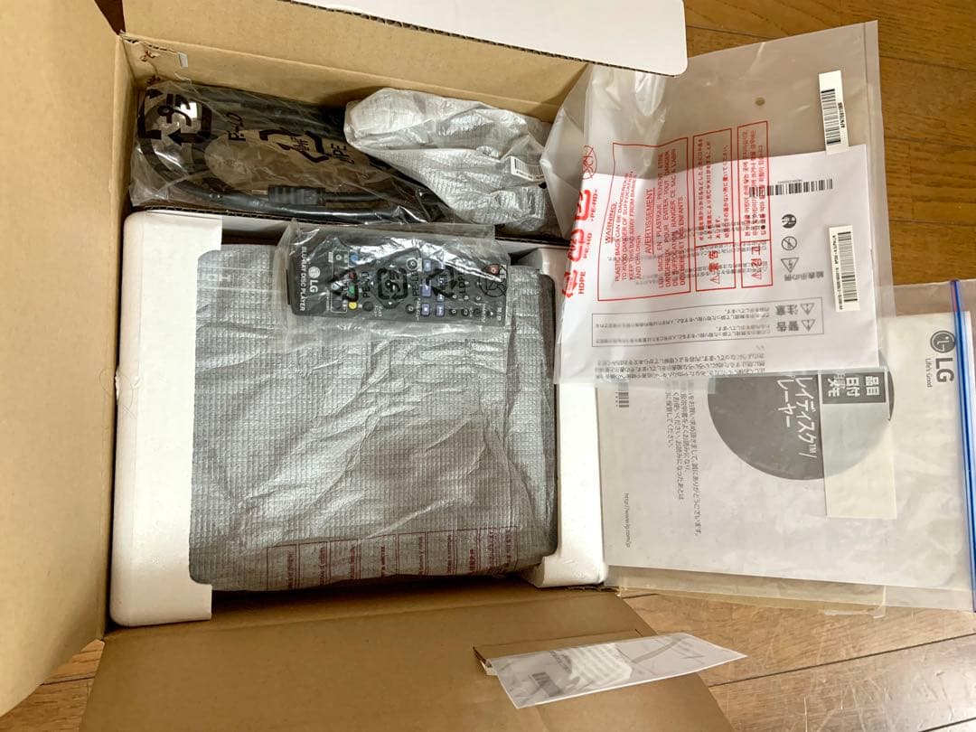 Blu-ray D V Dプレーヤー　LG BP250