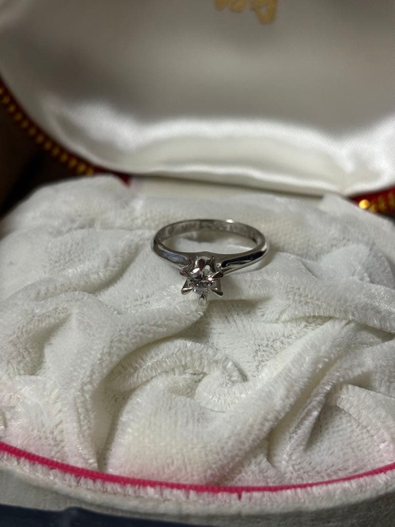 ダイヤモンドリング　鑑定書付き