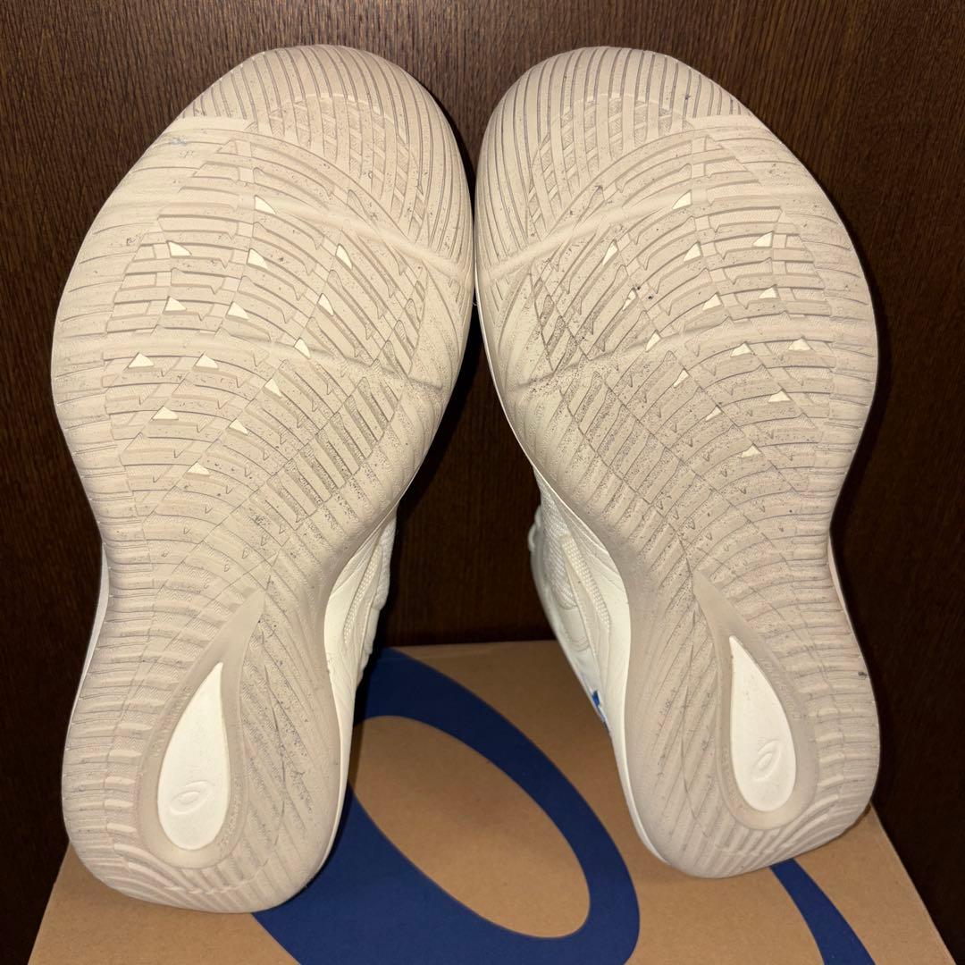 シューズ(男性用) ASICS NOVA SURGE 3