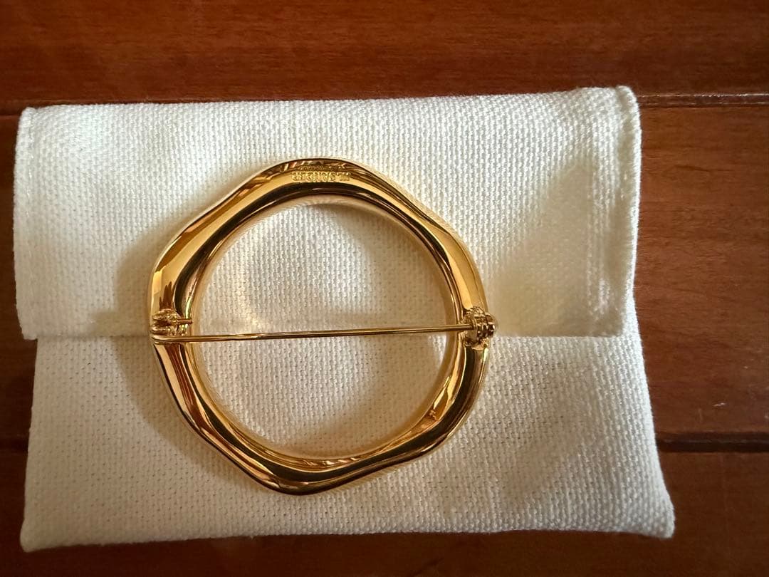 JIL SANDER ゴールドブローチ