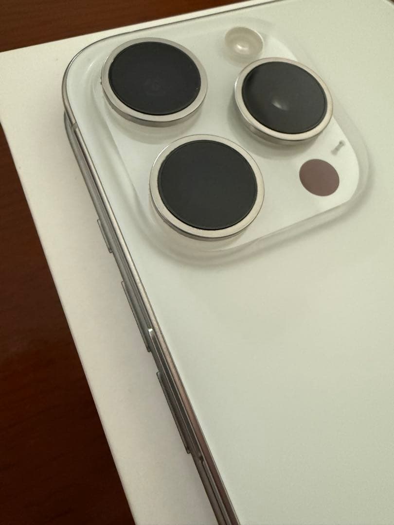 Apple iPhone15 Pro 256GB ホワイトチタニウム