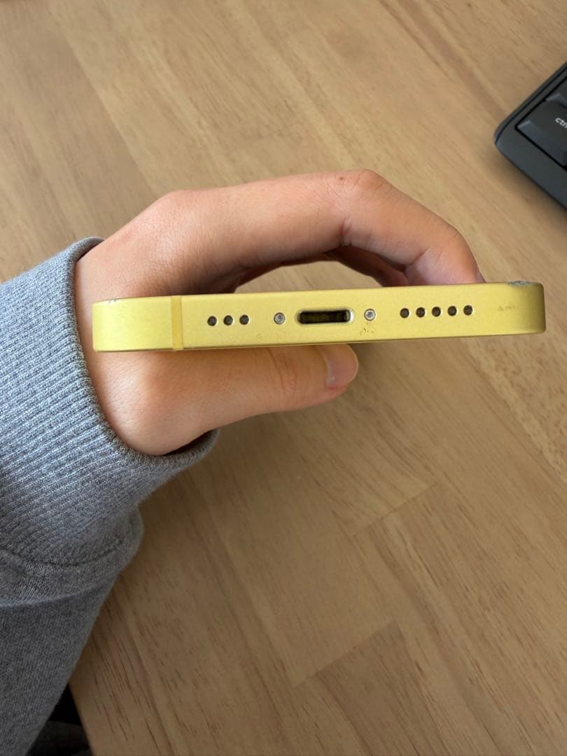 iPhone14 256GB イエロー