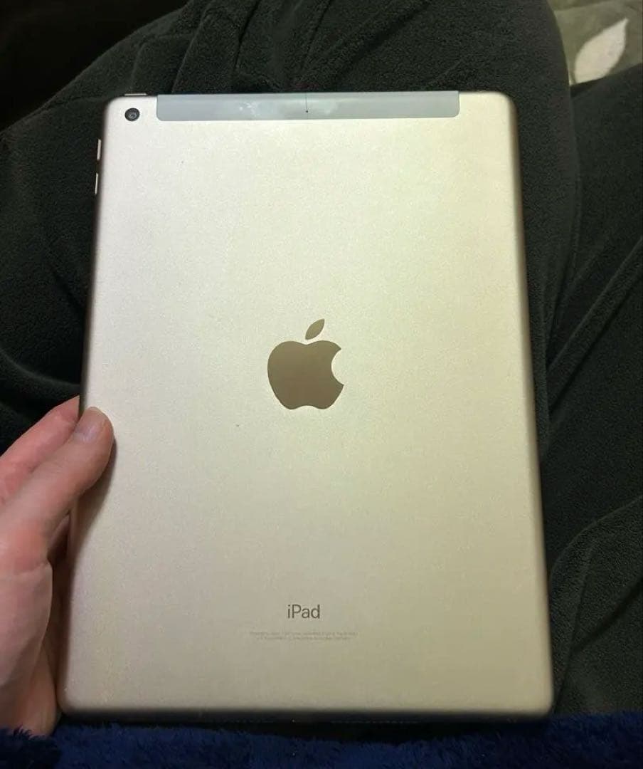 【本体のみ】Apple iPad 第5世代 32GB ゴールド