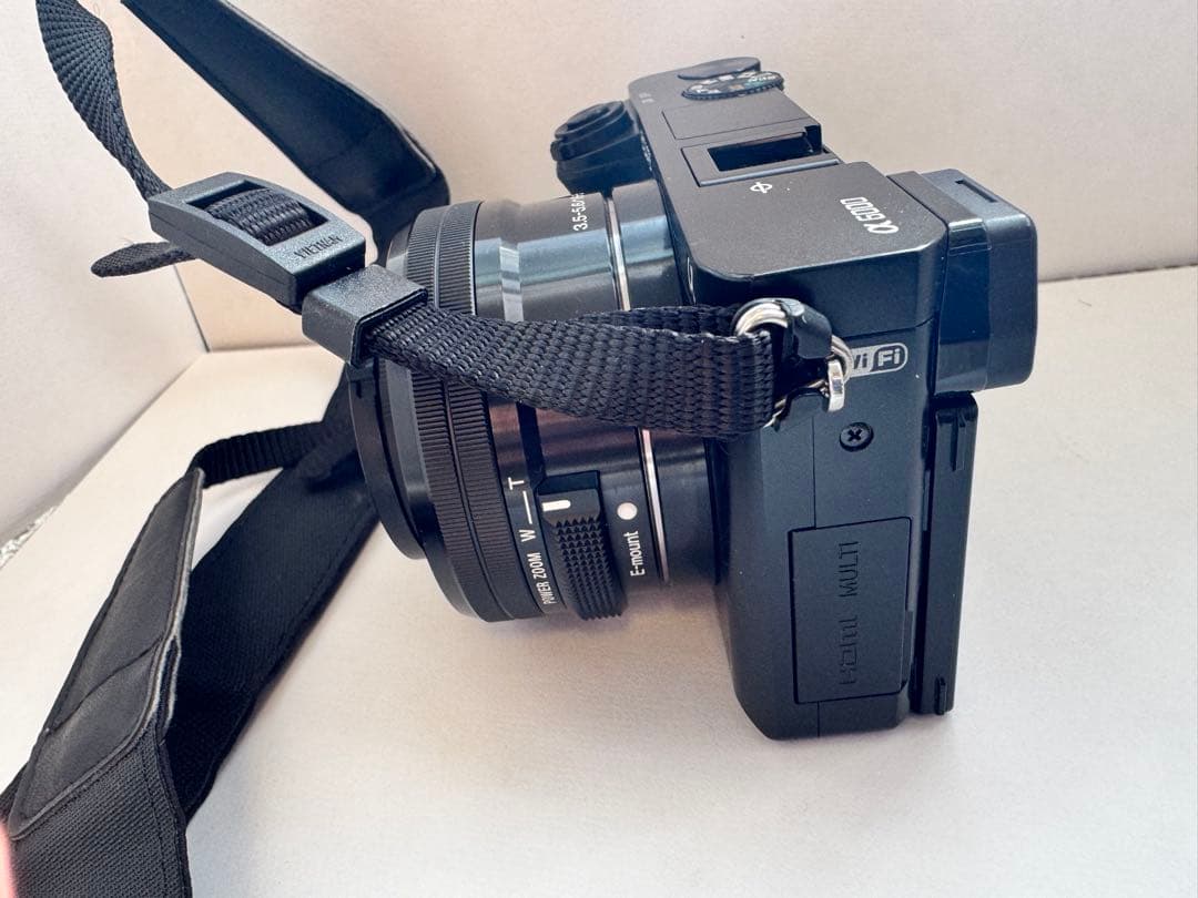 SONY α6000 ダブルズームレンズキット（ILCE-6000Y）