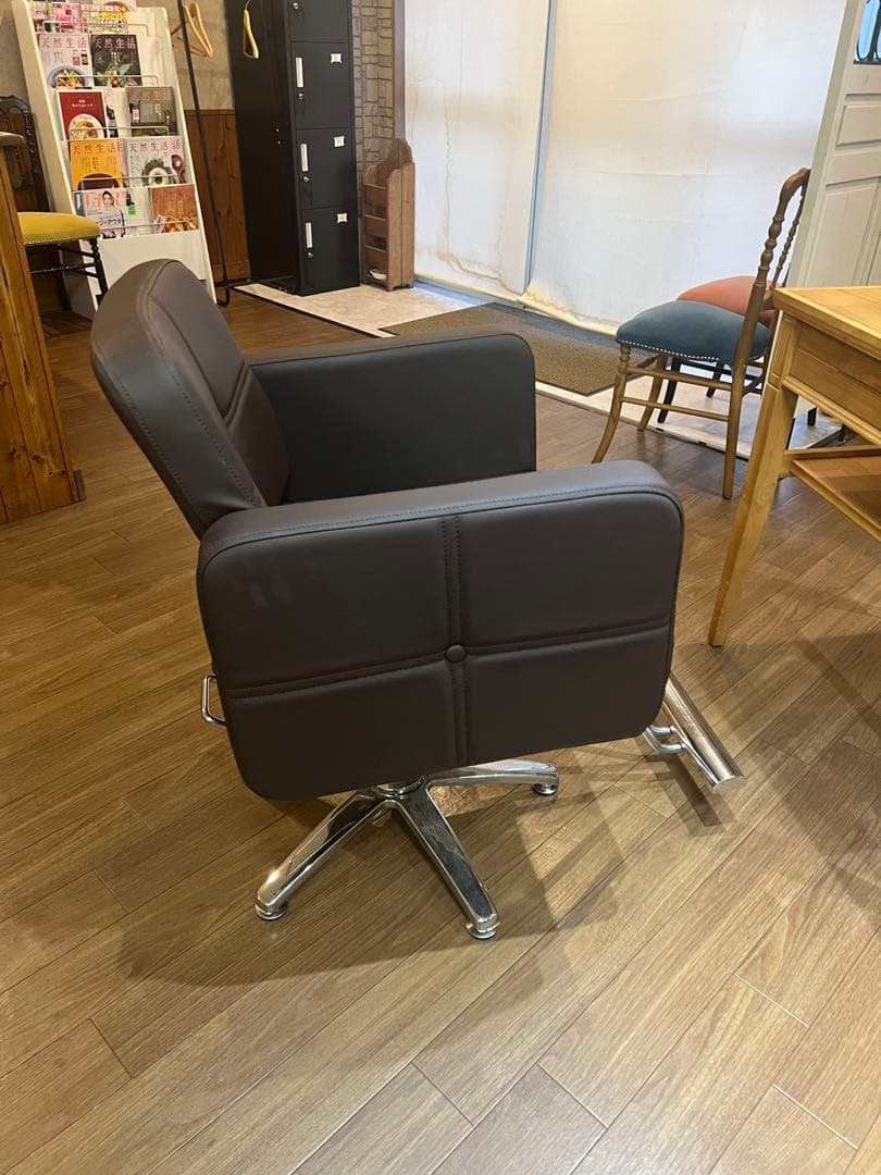 ダークブラウン 回転式モダン美容室セット椅子(２脚)