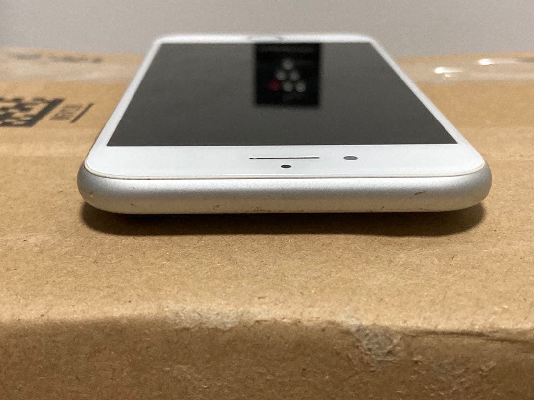 iPhone8ホワイト64GB
