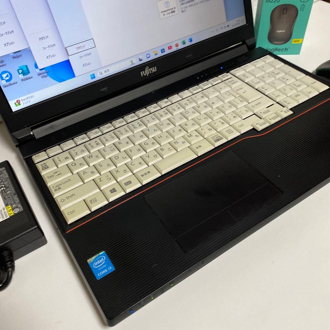 Windows11 オフィス2024年　メモリ8GB 富士通ノートPC マウス付