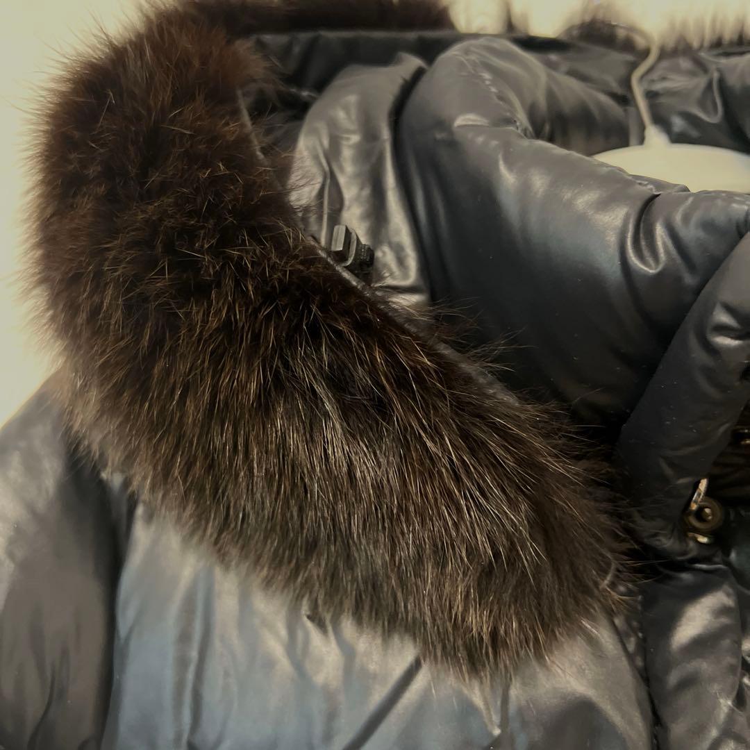 美品　デュベティカ DENEB ダウンコート40 黒　NERO フードファー付