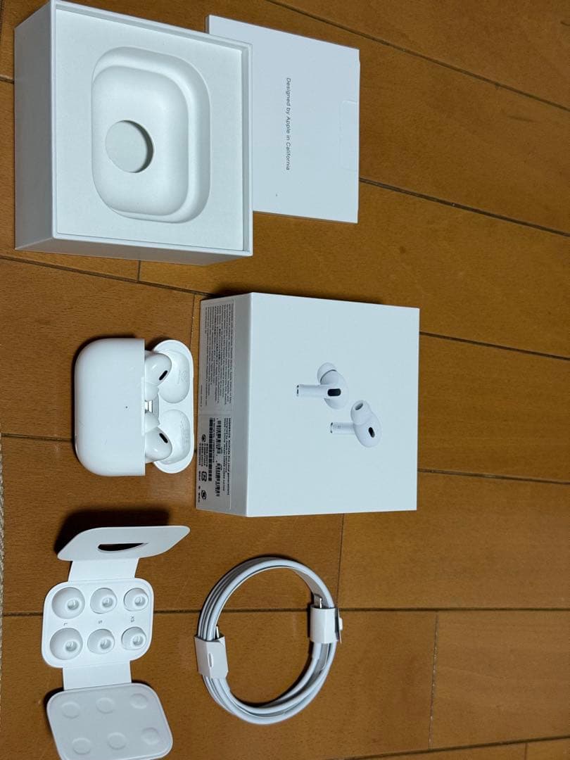美品 Apple アップル AirPodsPro2 第二世代 本体+片耳 右耳