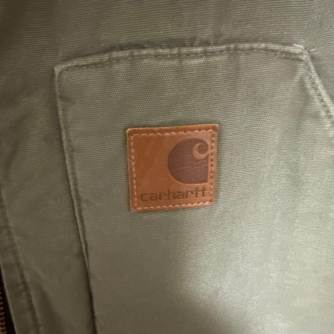 Carharttダウンベスト