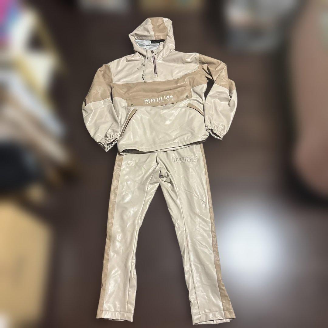 カタリスト　セットアップ ベージュ