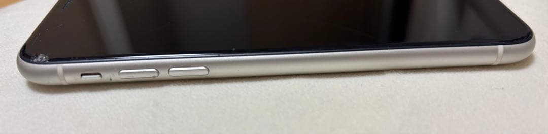 Apple iPhone 11 ホワイト 本体 やや傷あり