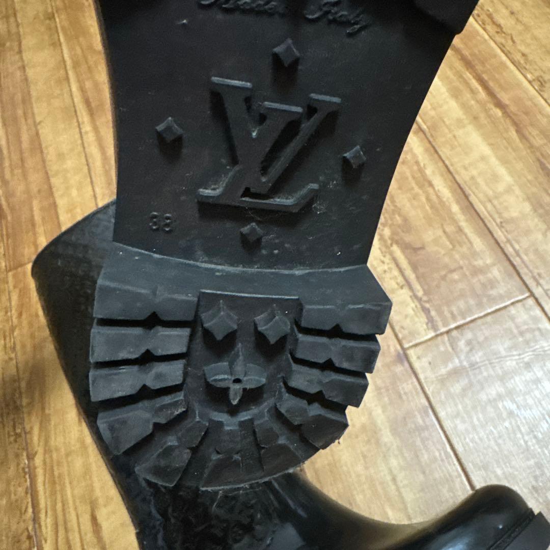 louis vuitton ルイヴィトン 黒いロゴ入りラバーブーツ 38