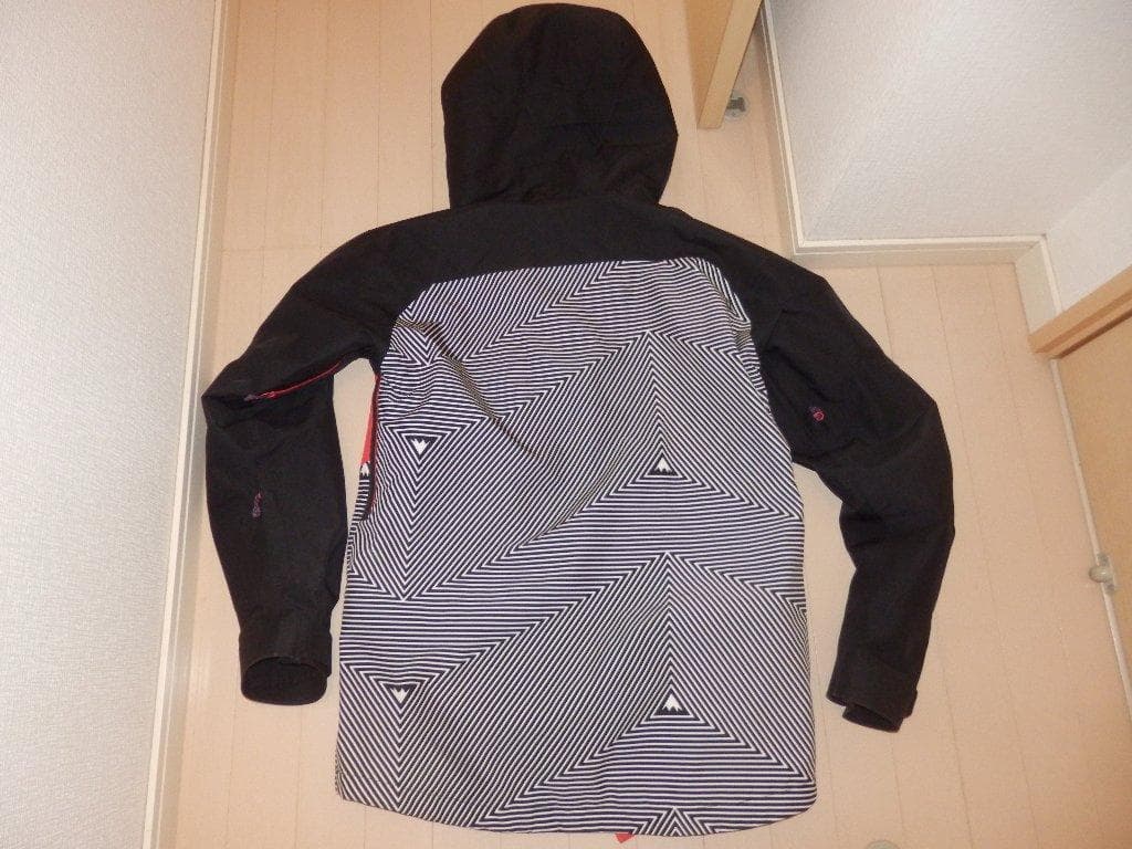 美品★バートン★ウェア GORE-TEX ゴアテックスジャケット 白黒 S