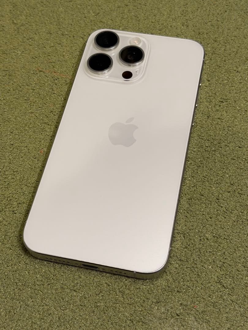 中古　超美品 SimフリーApple iPhone 15 Pro max 本体